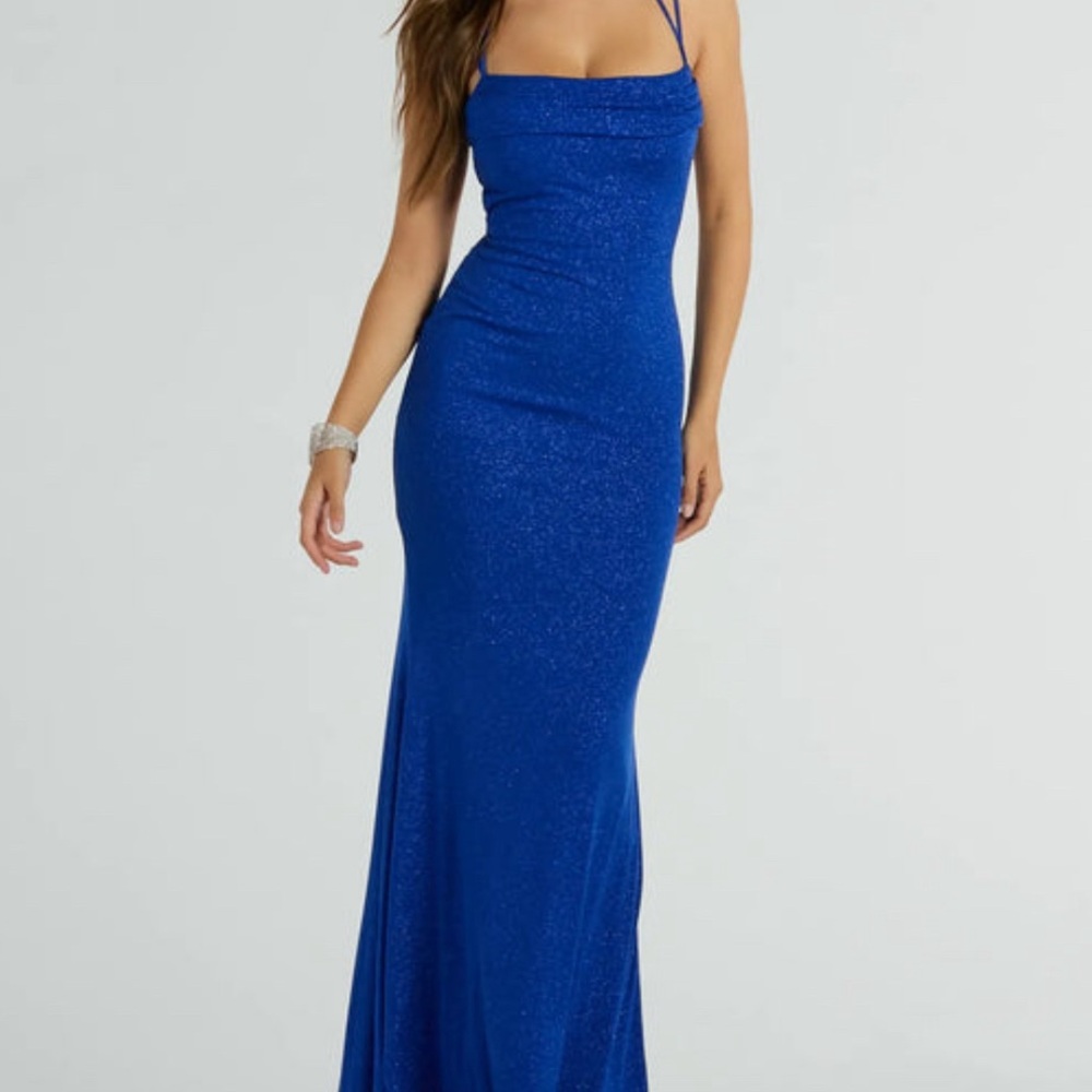 windsor maxi prom dress 💙